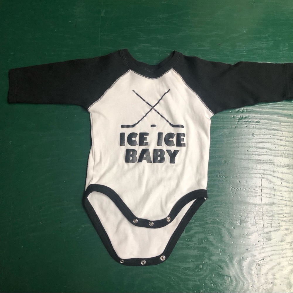 Laughing Giraffe “Ice Ice Baby Hockey” Long Sleeve Bodysuit 6-12 Months